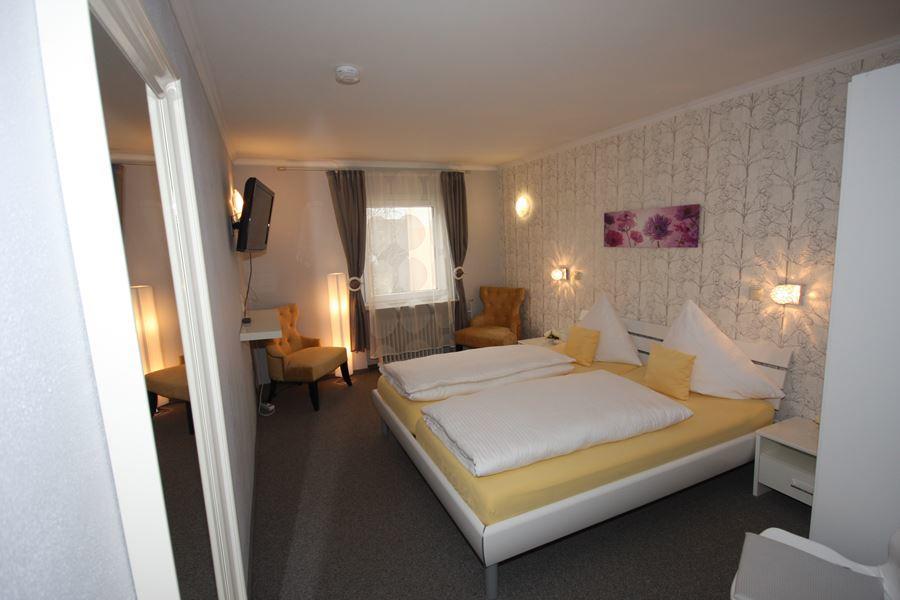 Hotel Romerhof บิงเงนอัมไรน์ ภายนอก รูปภาพ