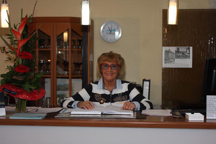 Hotel Romerhof บิงเงนอัมไรน์ ภายนอก รูปภาพ